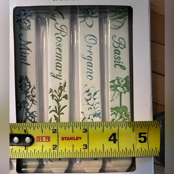 Set of 4 herb stakes (basil, rosemary, oregano, basil) for your pots and garden. - Picture 4 of 4